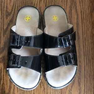 Dr. Martens slides in black patent leather in size 37 or 6.5 Dr.Martens